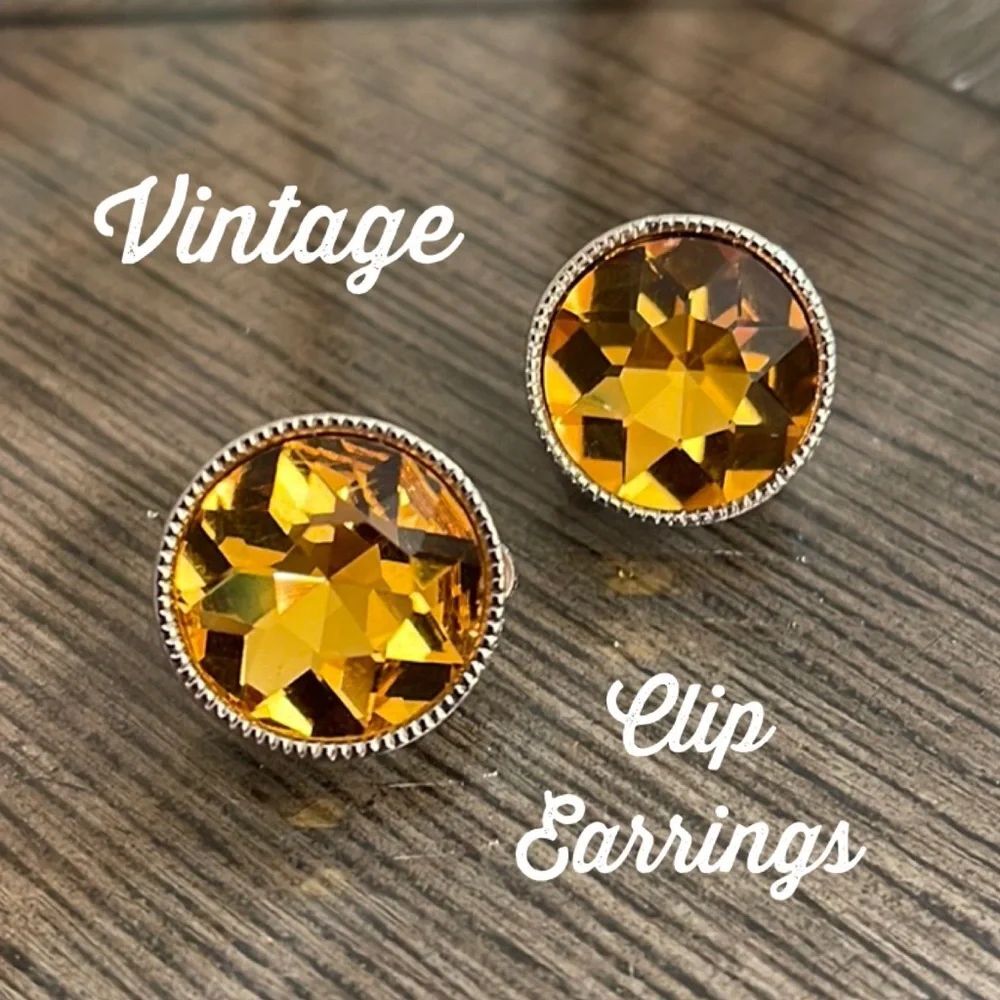 Vintage Topaz / Yellow Round Cut Glass Rhinestone Clip Earrings